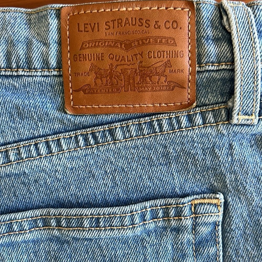 Levi's Ribcage Short Sz 32 - Picture 4 of 7